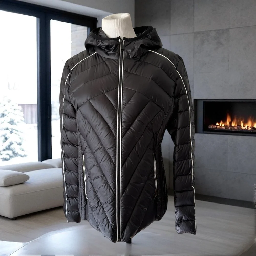 BCBGeneration Ultra Light Weight packable down Jacket Size Large